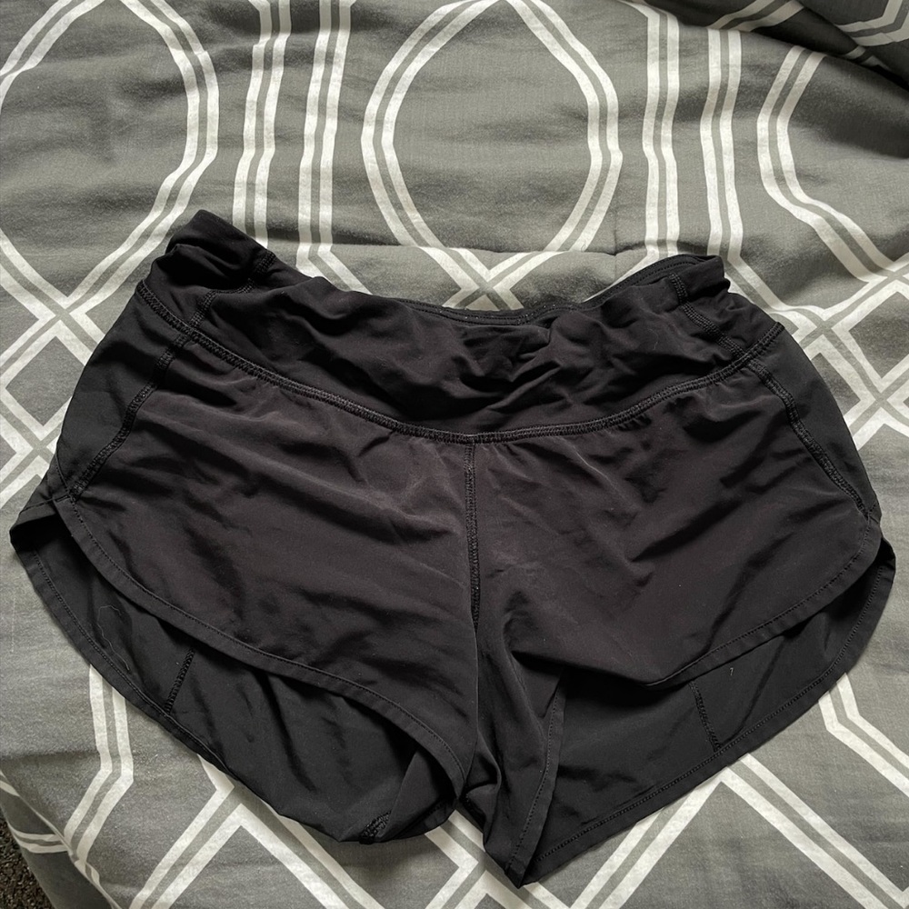Lululemon Black Speed Shorts Size 4 2.5 inch